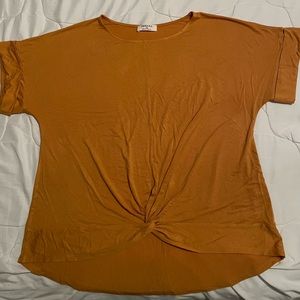 Zenana mustard yellow 1x top with twist detail